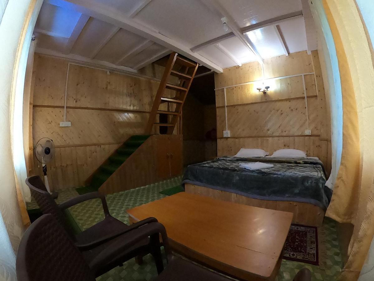 Reverberate Cafe & Cottages - Negi'S Place Jibhi 外观 照片